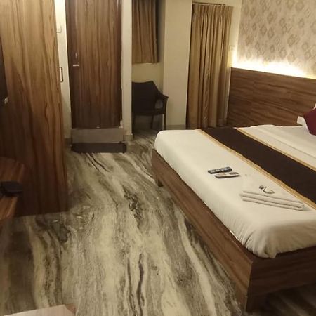 Hotel Raj Meridian, Tambaram شيناي المظهر الخارجي الصورة